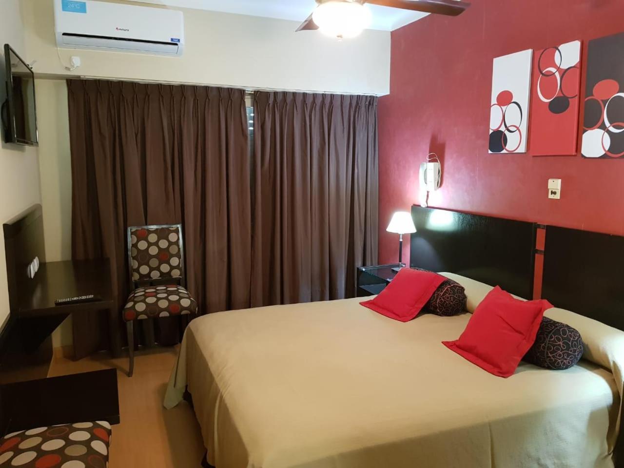 Hotel Trocadero Necochea Eksteriør bilde